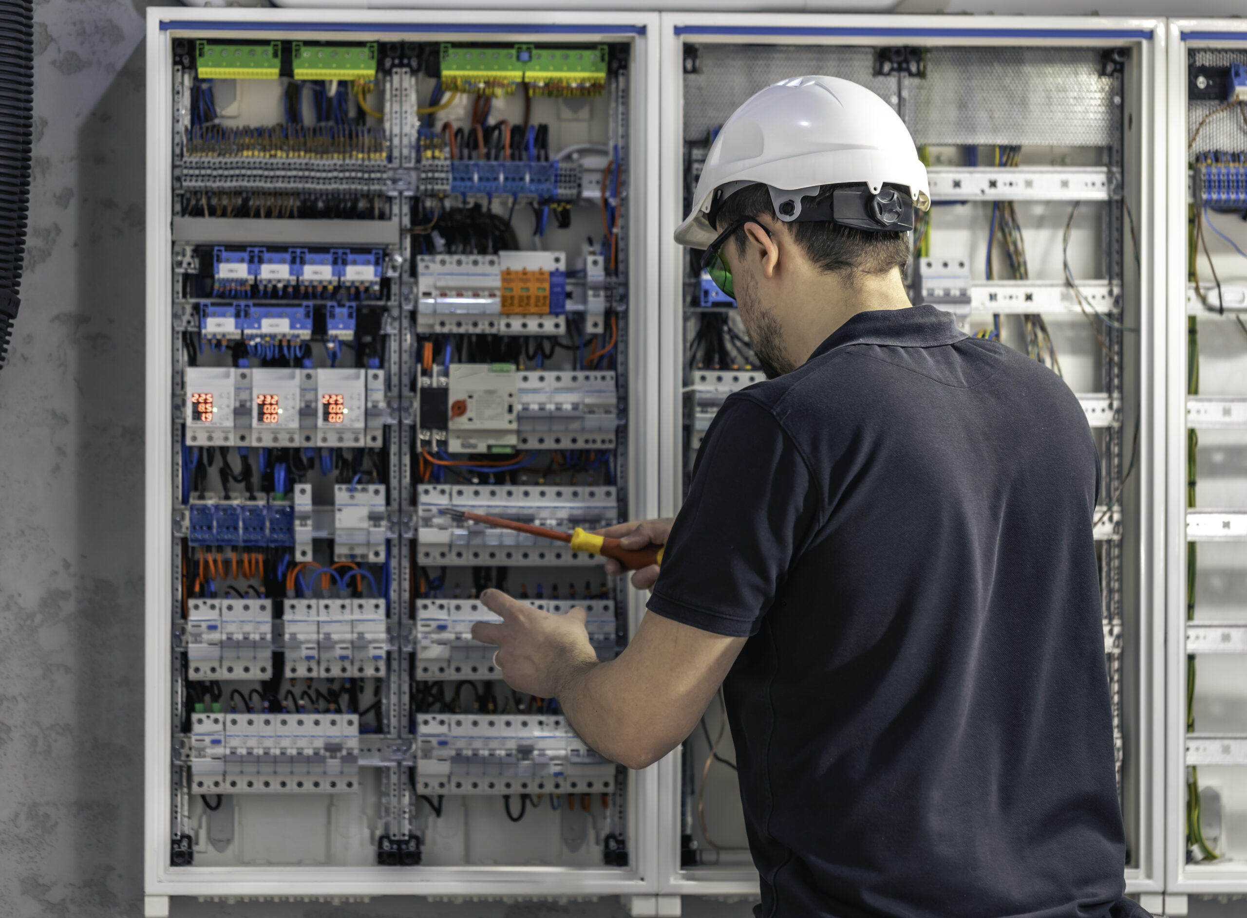 why does my circuit breaker keep tripping — SmartPower Electrical